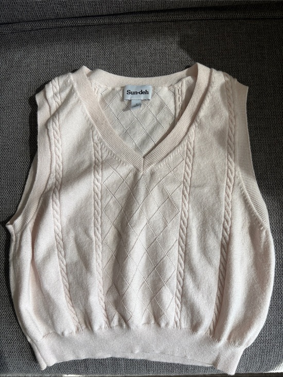 Sunday Best Sweaters - Sunday Best Pink Cable-Knit Cropped V-Neck Sweater Vest